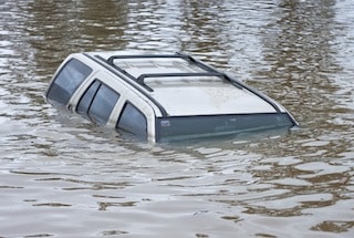 Voiture inondée : conséquences, séchage et indemnisation